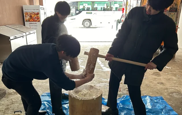 餅つき大会　様子